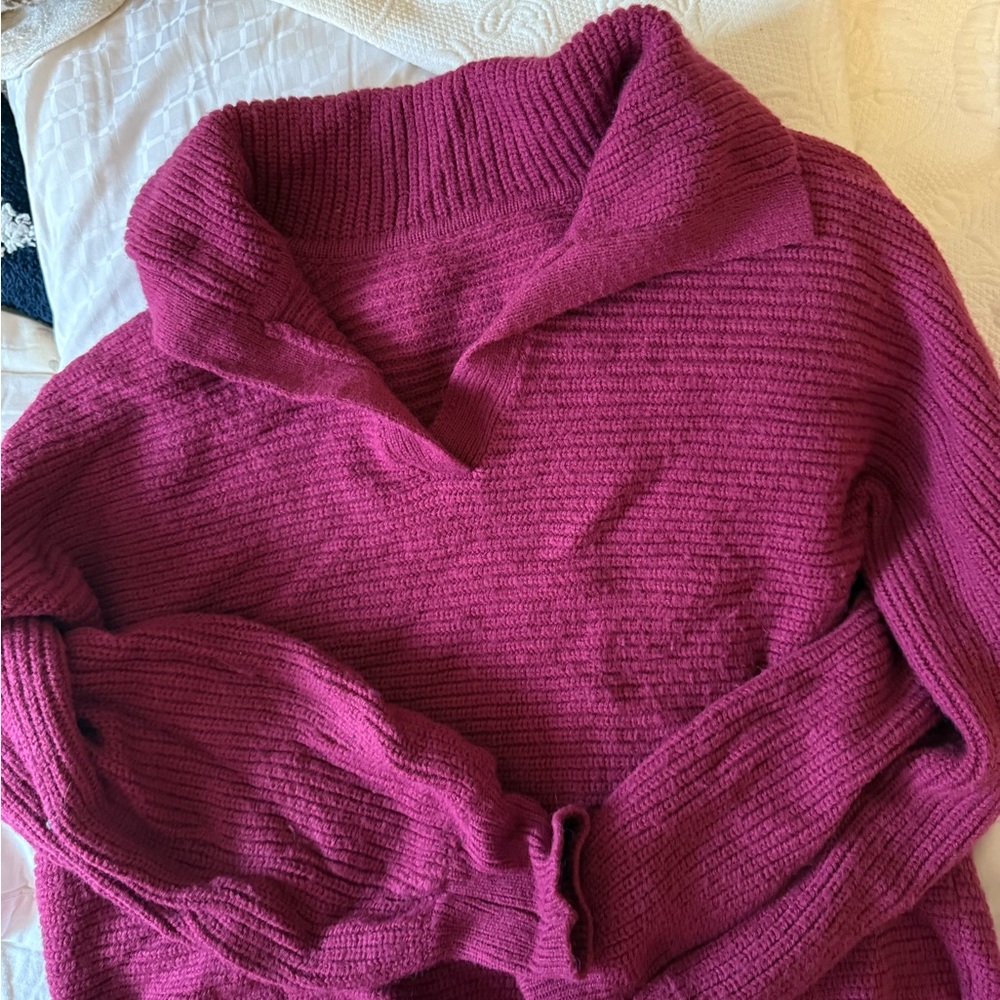 Women's Ribbed Knit Sweater - Burgundy